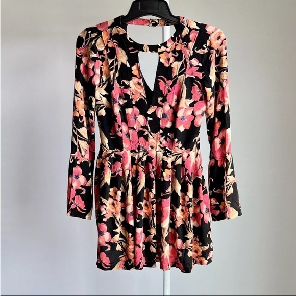 Free People Sz 2 Mini Dress Tegan Floral Swing Bell Sleeve Black Combo EUC - Picture 5 of 16